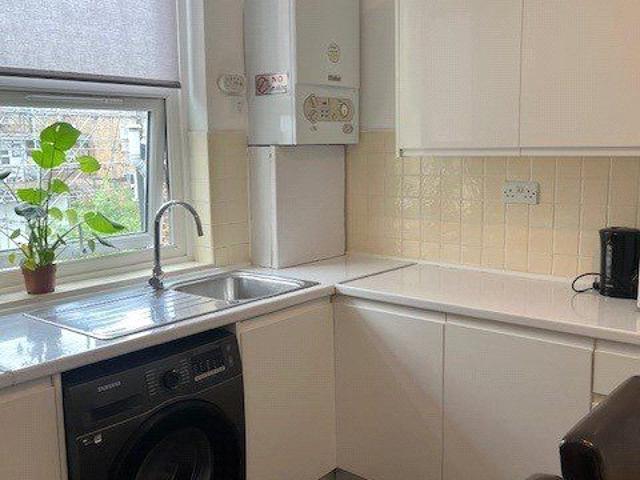 Willesden Lane, London NW6, 3 bed flat to rent, £2,500 pcm | PrimeLocation