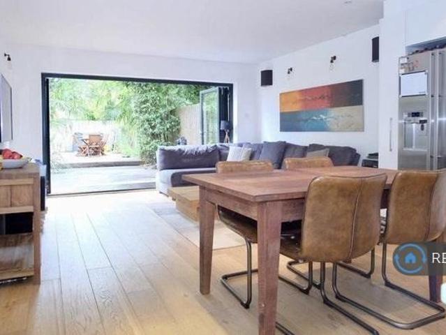 Willesden Lane, London, NW2 2 bed flat to rent £3,250 pcm £750 pw