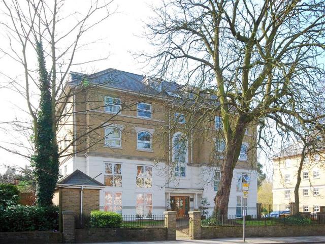 Willesden Lane, NW2, Willesden Green. 2 bed flat to rent £2,000 pcm £462 pw