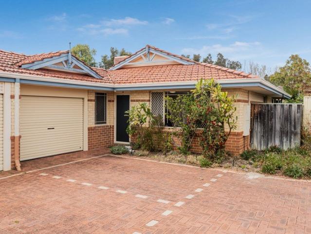Willetton School Zones | Spacious 3 Bedroom Villa with Potential