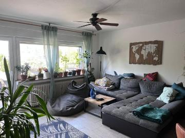 Willkommen in Ihrer modernisierten 2 Zimmer Wohnung mit Balkon