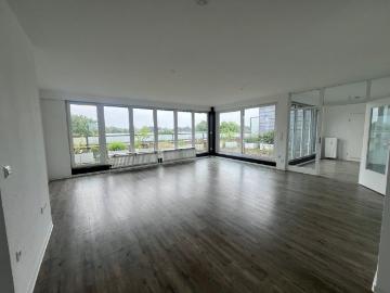 Willkommen Zuhause: ansprechende 3 Zimmer Penthousewohnung in Anderten Schleusenviertel