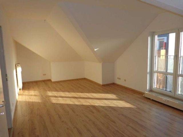 Willkommen Zuhause: Gemütliche 2 Zim. Dachgeschosswohnung