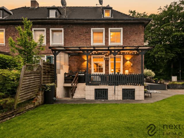 Willkommen Zuhause! Sanierte Doppelhaushälfte in ruhiger Lage