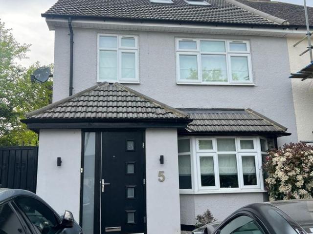 Willingale Close, Woodford Green IG8, 4 bed semi detached house to rent, £3,000 pcm | PrimeLocation