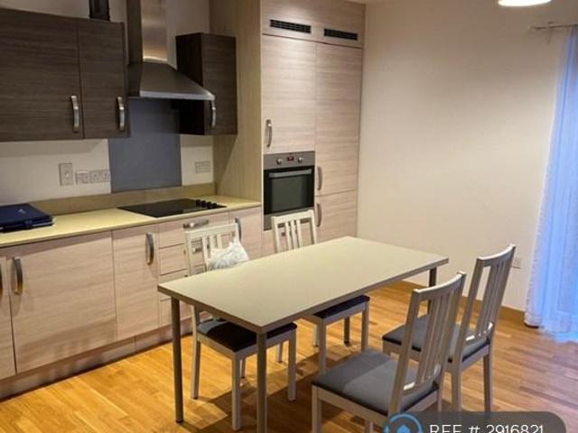 William Mundy Way, Dartford, DA1 3 bed flat to rent £2,100 pcm £485 pw