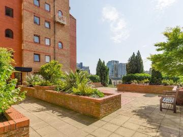 William Morris Way, Fulham, London SW6, 2 bed flat to rent, £2,600 pcm | PrimeLocation