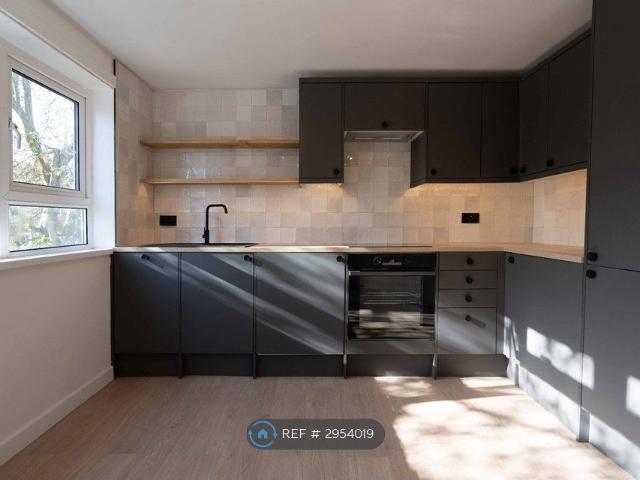 William Booth House, Portsmouth PO1, 2 bed flat to rent, £1,550 pcm | PrimeLocation