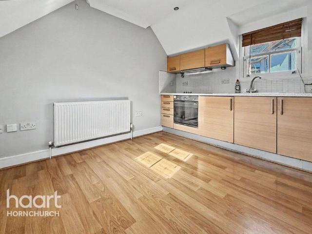 William Hunter Way, BRENTWOOD Studio to rent £995 pcm £230 pw