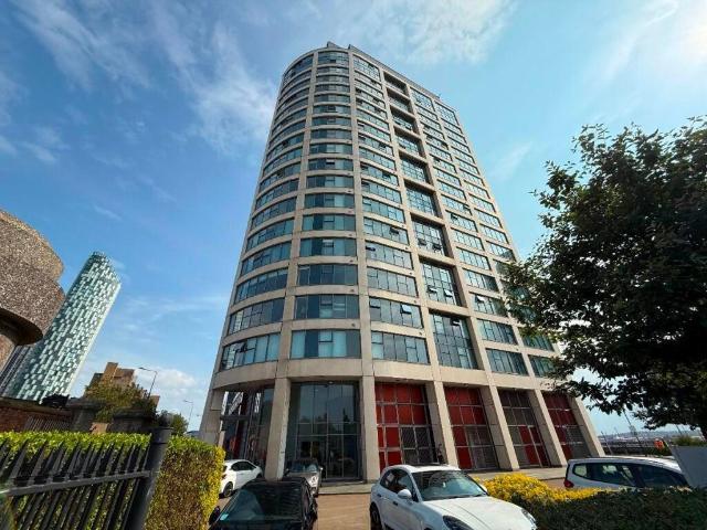 William Jessop Way, Liverpool. 2 bed flat to rent £1,350 pcm £312 pw