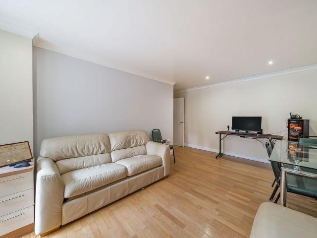 William Road, Euston, London NW1, 2 bed flat to rent, £3,467 pcm | PrimeLocation