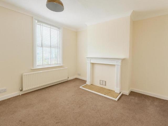William Road, Sutton, SM1 4 bed terraced house to rent £2,300 pcm £531 pw