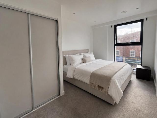 William Street, Slough SL1, 1 bed flat to rent, £1,300 pcm | PrimeLocation