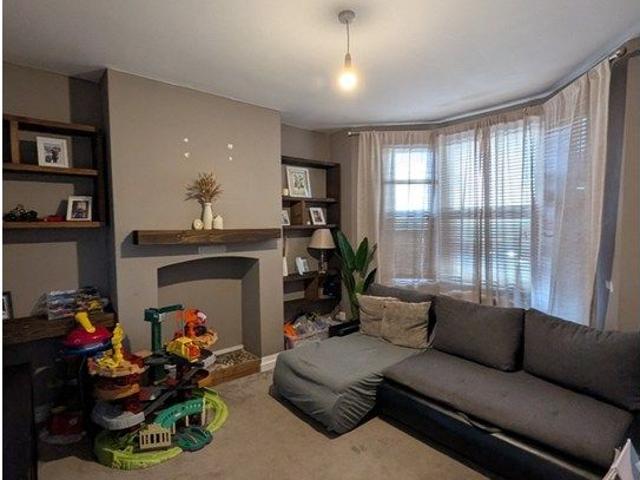 William Street, Swindon SN1, 2 bed terraced house to rent, £1,400 pcm | PrimeLocation