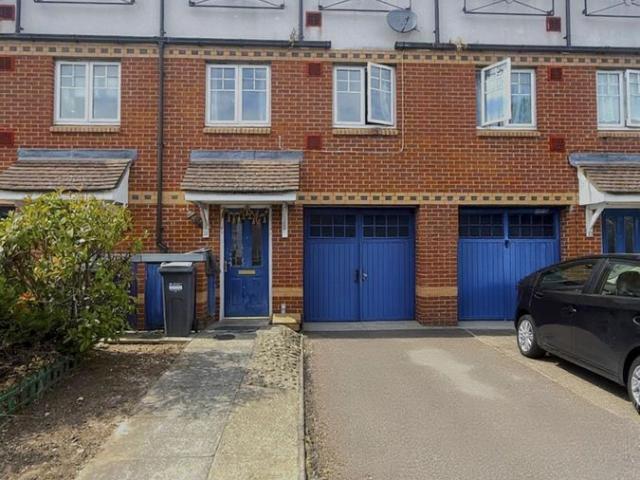 Williams Drive, Hounslow TW3, 3 bed town house to rent, £2,200 pcm | PrimeLocation