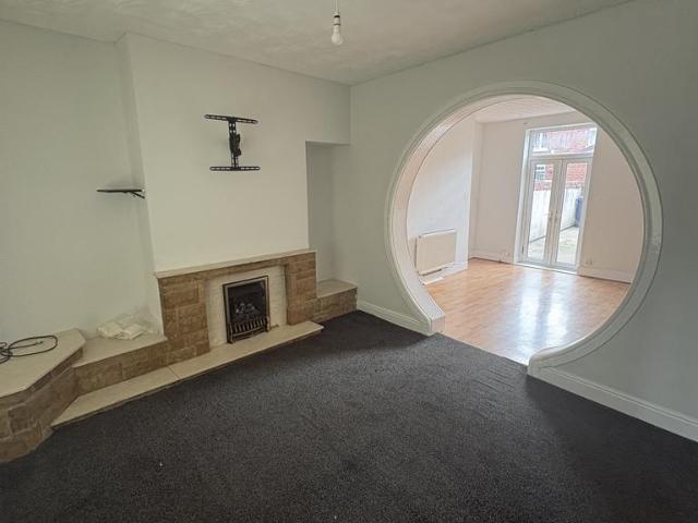 Willis Street, Hetton le Hole DH5 3 bed end of terrace house to rent £750 pcm £173 pw