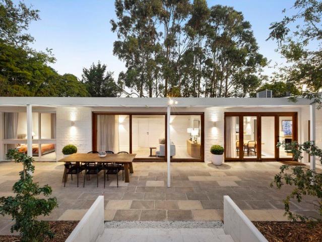 'Willora' Secluded Mid Century Charm Among the Treetops