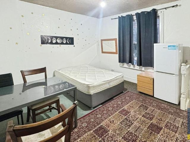 Willoughby Road, Ipswich IP2, 1 bed flat to rent, £725 pcm | PrimeLocation
