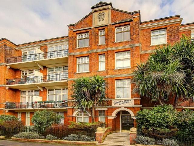 Willoughby Road, London, TW1 2AG, United Kingdom | 3 bed apartment for rent #137169073 | Rentberry