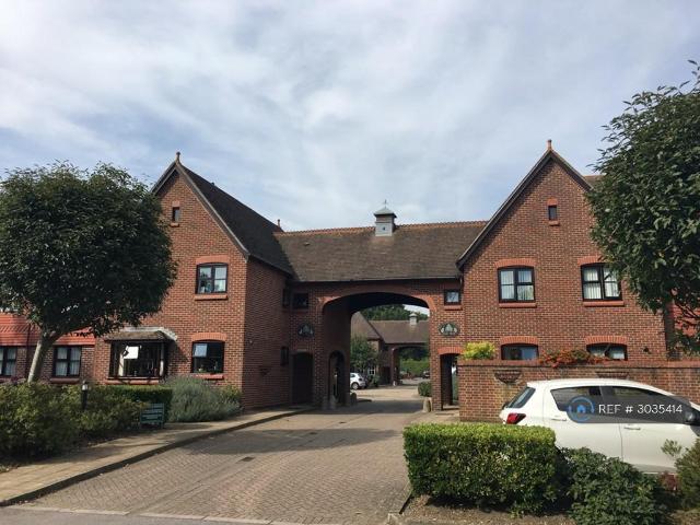 Willow Court, Chichester, PO19 2 bed flat to rent £1,300 pcm £300 pw