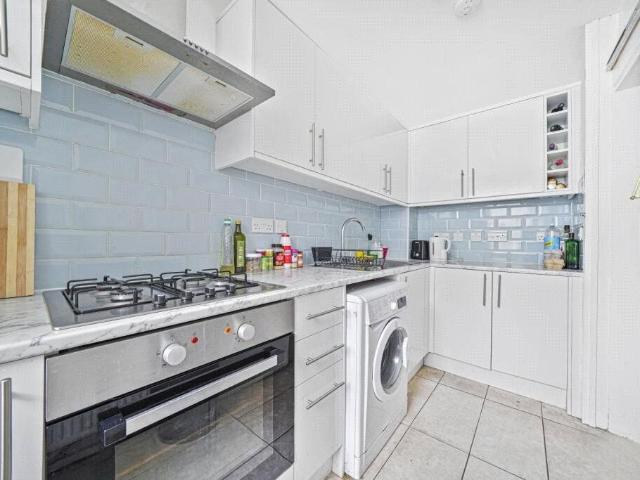 Willow Court, Eden Grove, London N7, 3 bed flat to rent, £3,500 pcm | PrimeLocation