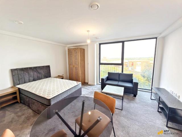 Willow Court, Ford Lane, Salford M6, Studio to rent, £900 pcm | PrimeLocation