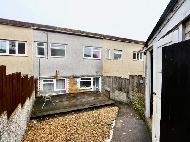 Willow Court, Newbridge, NP11 2 bed terraced house to rent £850 pcm £196 pw