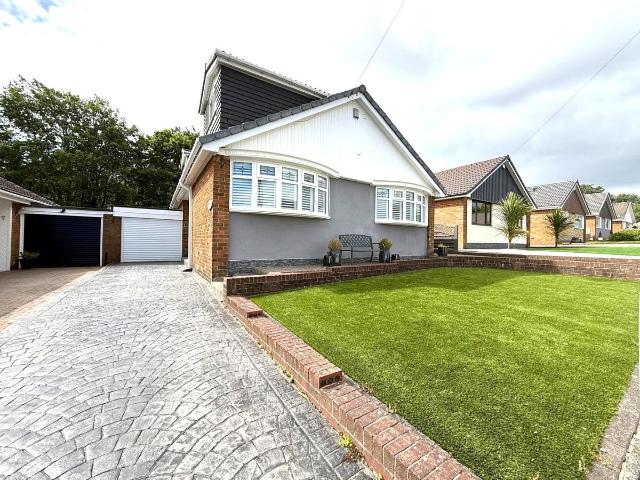 Willow Court, Ryton NE40, 4 bed detached bungalow to rent, £1,350 pcm | PrimeLocation