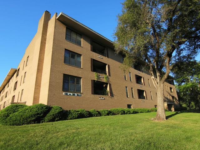Willow Creek 2 Bedroom Apartment for Rent at 201 W 99th Ter, Kansas City, MO 64114 Willow Creek