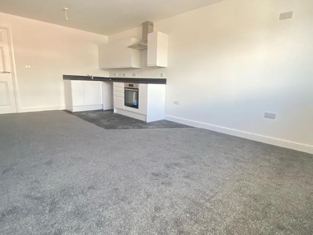 Willow Avenue, Wolverhampton WV11, 2 bed flat to rent, £900 pcm | PrimeLocation