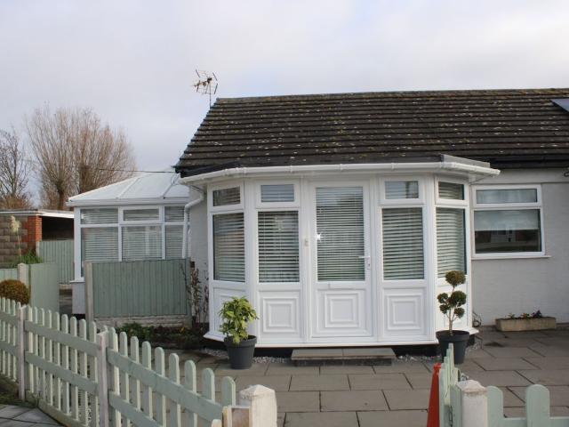 Willow Grove, Holywell CH8, 2 bed bungalow to rent, £850 pcm | PrimeLocation