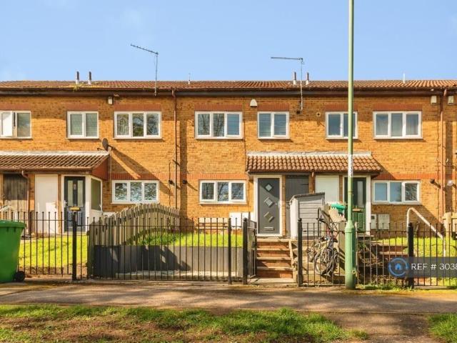 Willow Hill Close, Nottingham, NG6 3 bed terraced house to rent £1,150 pcm £265 pw