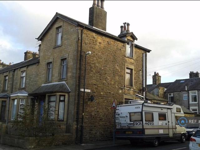 Willow Lane, Lancaster, LA1 4 bed end of terrace house to rent £1,400 pcm £323 pw