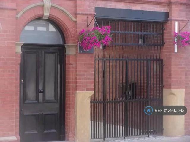Willow St, Oswestry, SY11 2 bed flat to rent £1,885 pcm £435 pw
