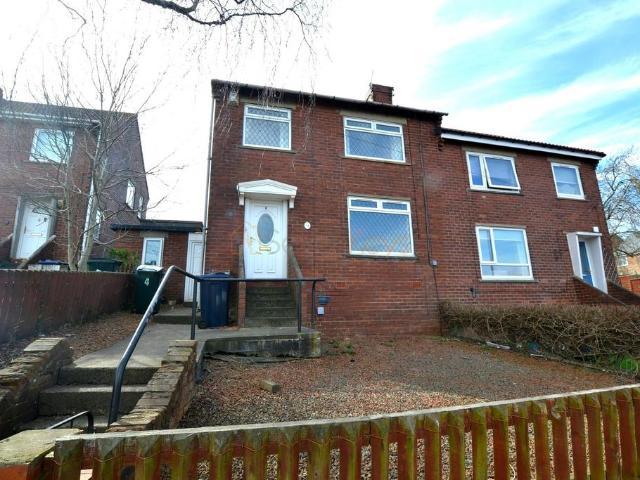 Willow Road, Blaydon on Tyne, Tyne. 3 bed semi detached house to rent £820 pcm £189 pw