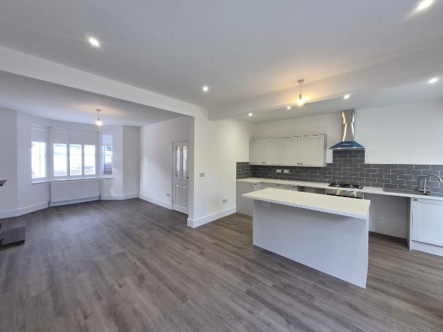 Willow Road, Nottingham NG4, 3 bed property to rent, £1,195 pcm | PrimeLocation