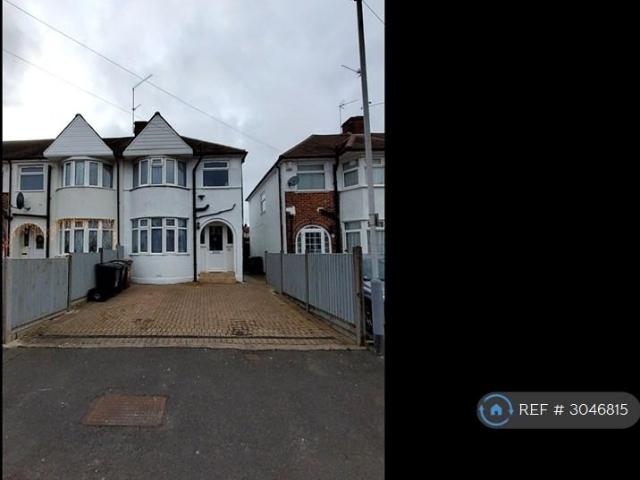 Willow Way, Luton. Bedfordshire, LU3 1 bed in a house share to rent £695 pcm £160 pw