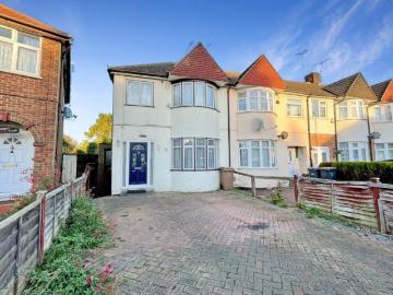 Willow Way, Luton LU3, 3 bed semi detached house to rent, £1,650 pcm | PrimeLocation
