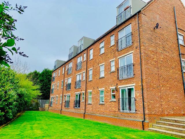 Willow Tree Close, Lincoln LN5, 2 bed flat to rent, £850 pcm | PrimeLocation