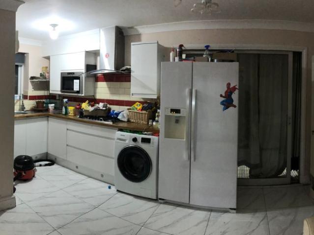 Willow Tree Lane, Hayes UB4, 1 bed flat to rent, £1,350 pcm | PrimeLocation