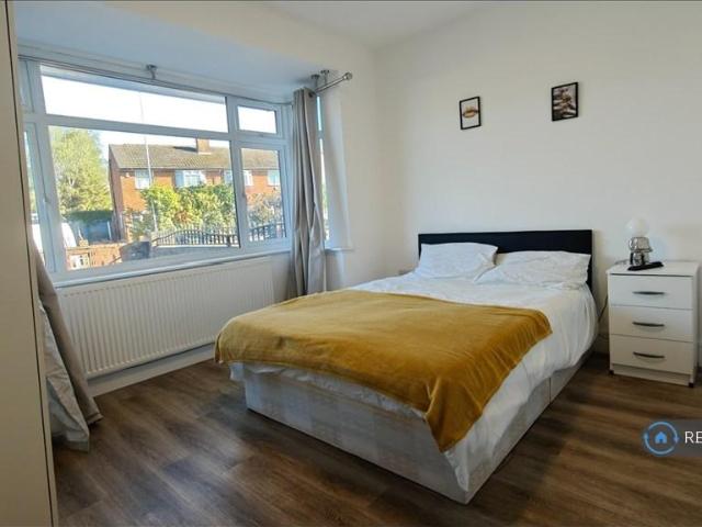 Willow Tree Lane, Hayes, UB4 1 bed in a house share to rent £945 pcm £218 pw