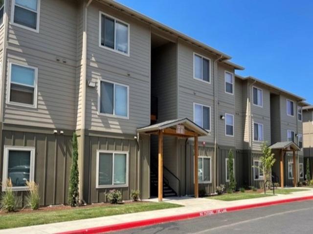 Willow Tree Place 3 Bedroom Apartment for Rent at 3220 Lansing Ave Ne, Salem, OR 97301 Lansing