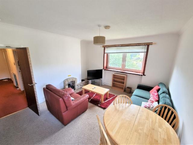 Willowbank Road, City Centre, Aberdeen AB11, 3 bed flat to rent, £1,000 pcm | PrimeLocation