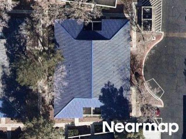 Willowbury Dr