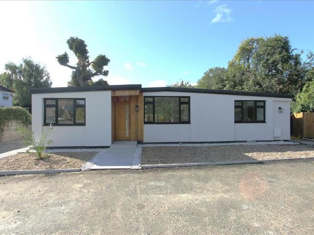 Willowcroft Care Home, Sewardstone Road, Sewardstonebury, E4 7RF, United Kingdom | 3 bed house for rent #137836516 | Rentberry