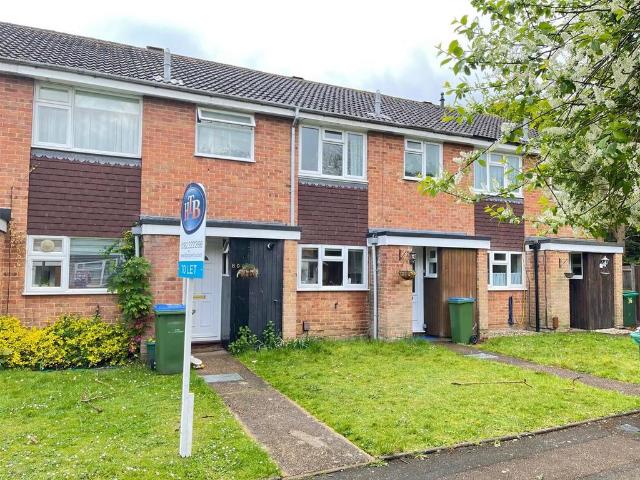 Willowhayne Drive, Walton On Thames 3 bed house to rent £2,100 pcm £485 pw