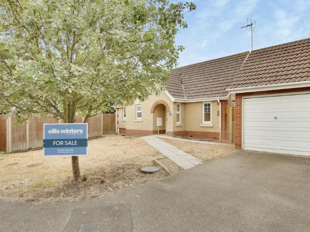 Willowherb Close, March PE15 2 bed detached bungalow to rent £995 pcm £230 pw