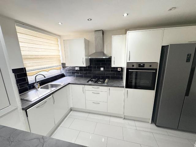 Willowherb Walk, Romford RM3, 2 bed property to rent, £2,000 pcm | PrimeLocation