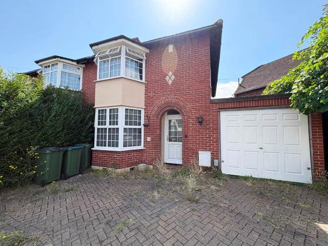 Willrose Crescent, London SE2, 3 bed detached house to rent, £2,200 pcm | PrimeLocation