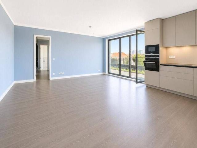Wilmersdorf: Brandenburgische Str LUXUS 2 Zi DG 80 m² + RIESEN TERRASSE + 2 Bäder ab 01.09.26